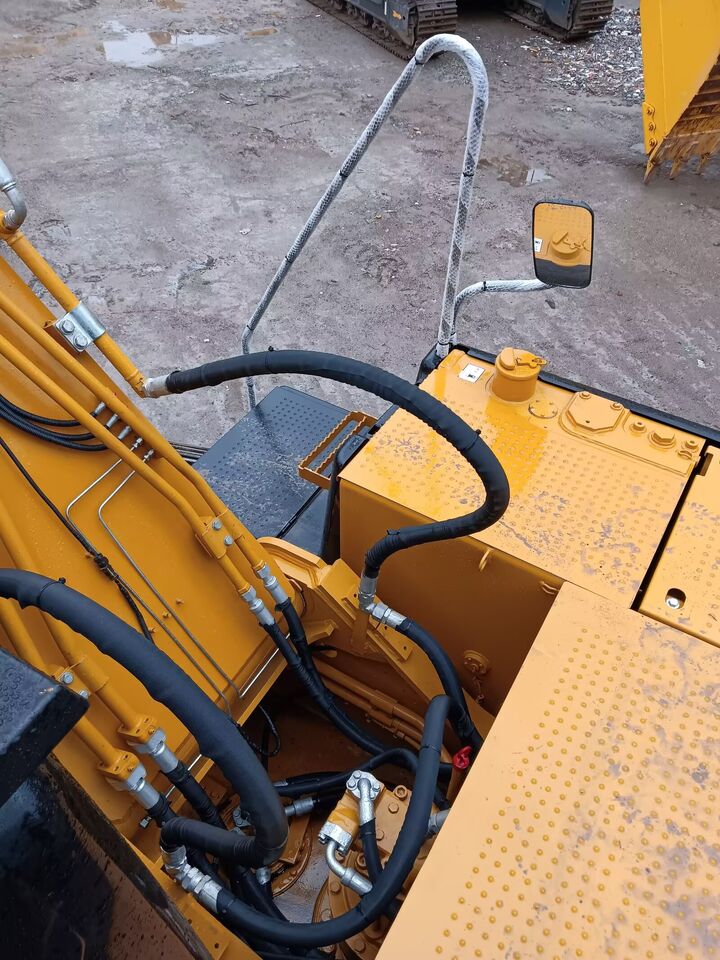 2025 Caterpillar 324D Crawler Excavator