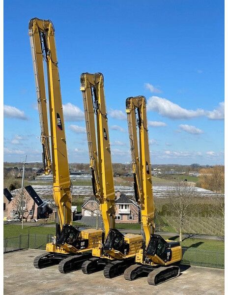2025 Caterpillar 395 UHD Crawler Excavator