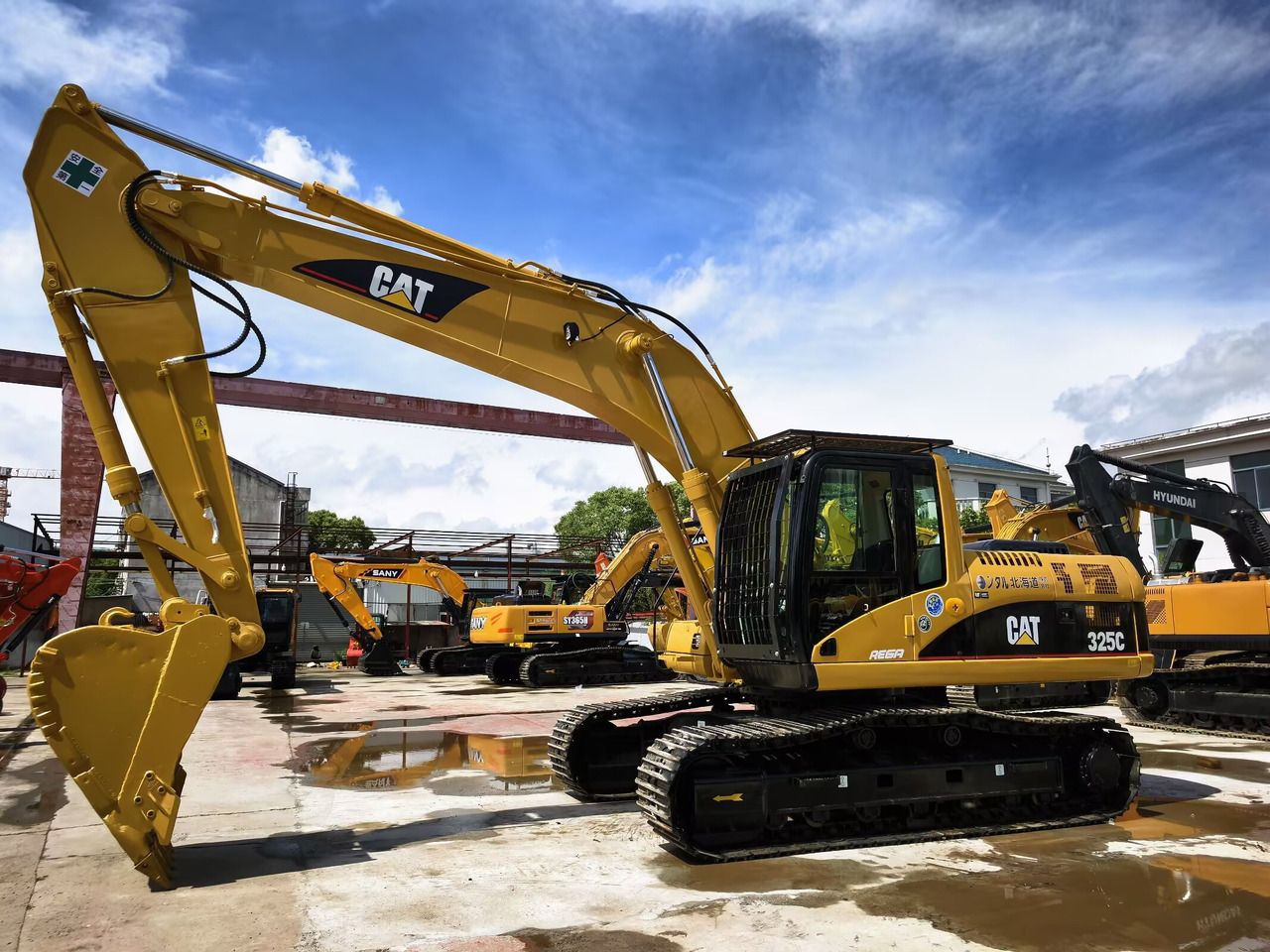 2023 Caterpillar 325C Escavatore Cingolato