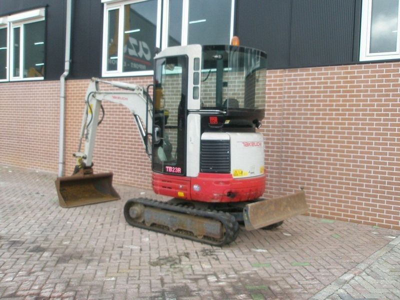 Mini-excavator Takeuchi TB23R din 2012