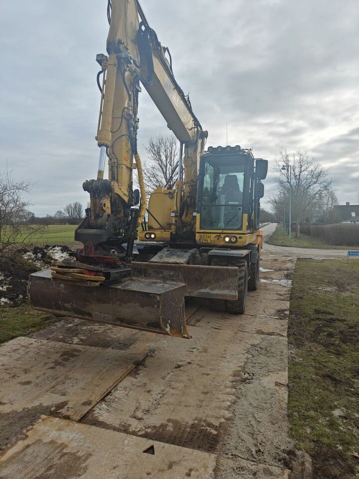 2017 Komatsu PW148-10 Wheel Excavator