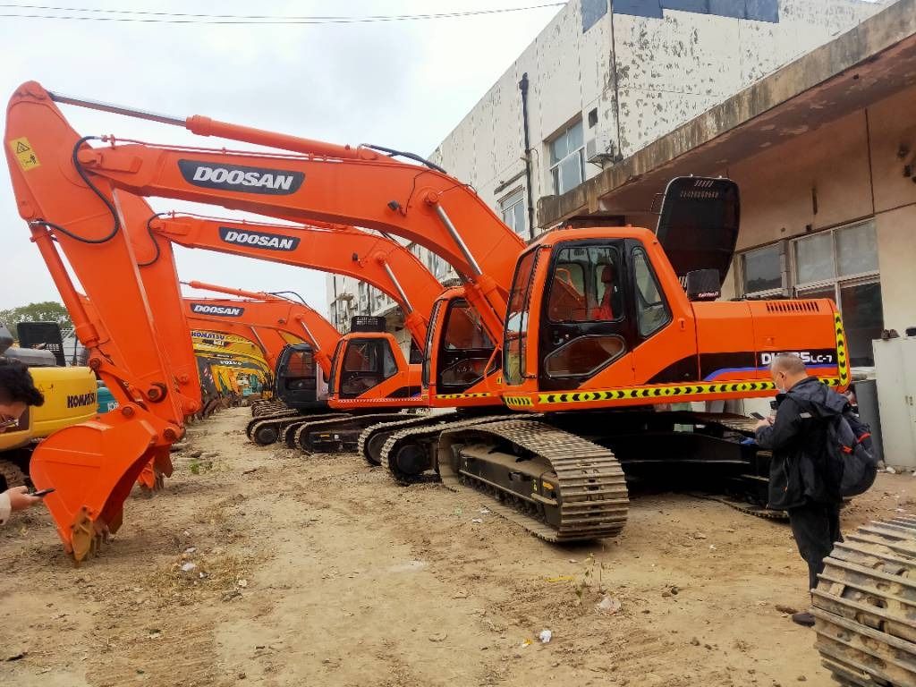 2023 Doosan DH225LC-7 Crawler Excavator