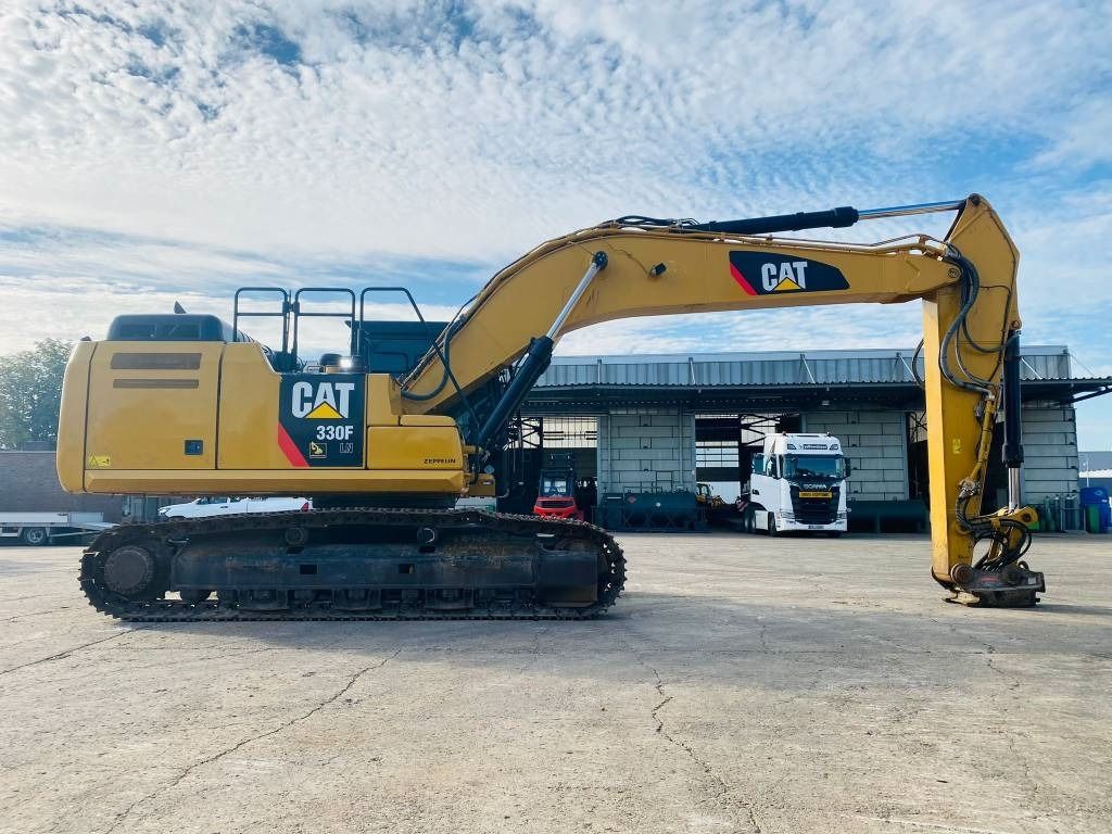 2017 Caterpillar 330FLN Гусеничный экскаватор