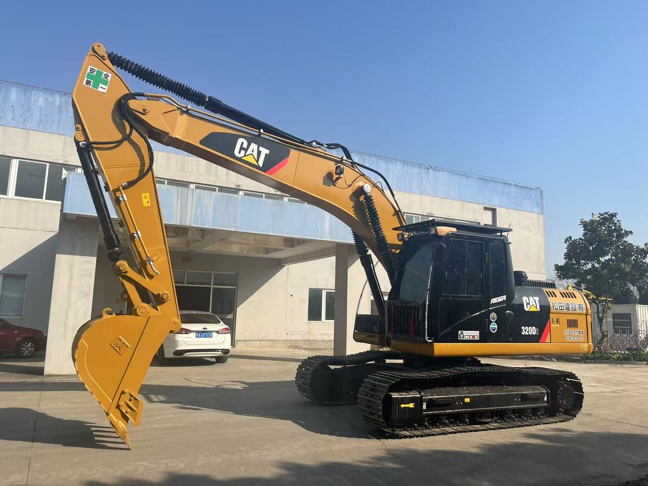 2023 Caterpillar 320D2 Escavatore Cingolato