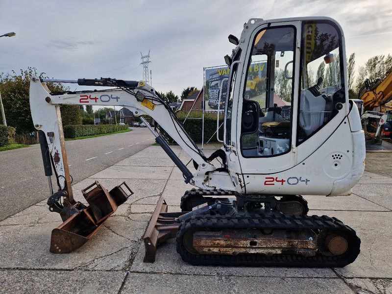 2011 Wacker Neuson 2404RD Miniexcavadora