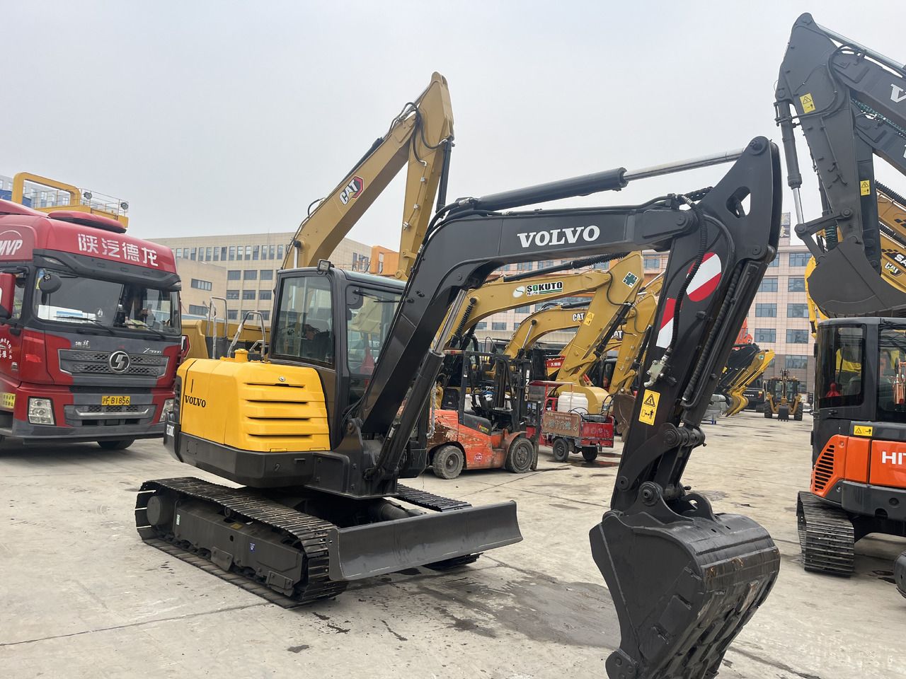2023 Volvo EC60C Mini-Bagger