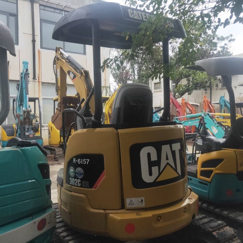 Miniexcavadora Caterpillar 302C de 2023