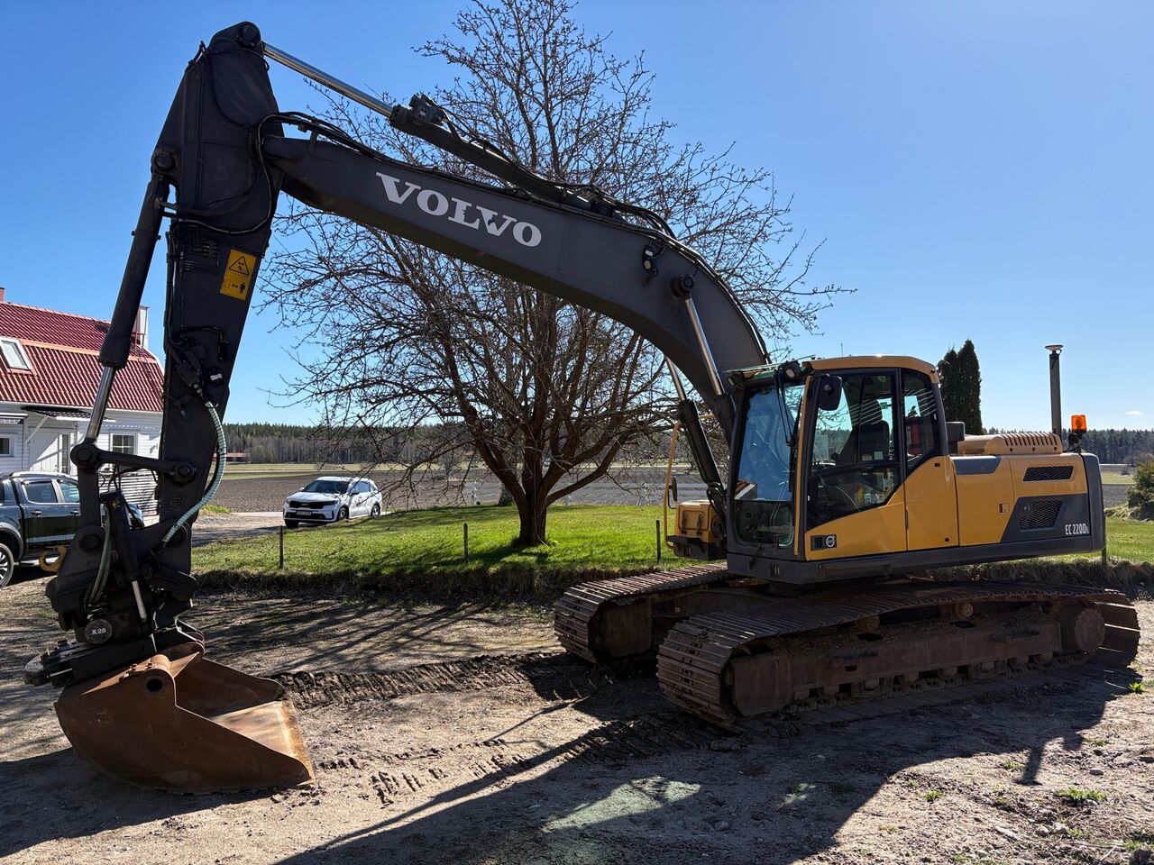 2014 Volvo EC220DL Crawler Excavator