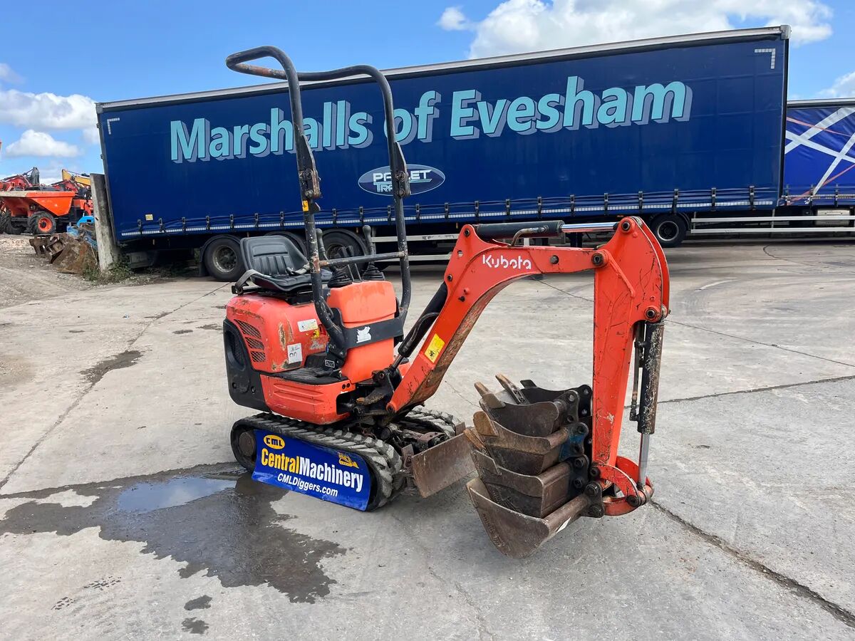 Mini-excavator Kubota 008-3, 2015