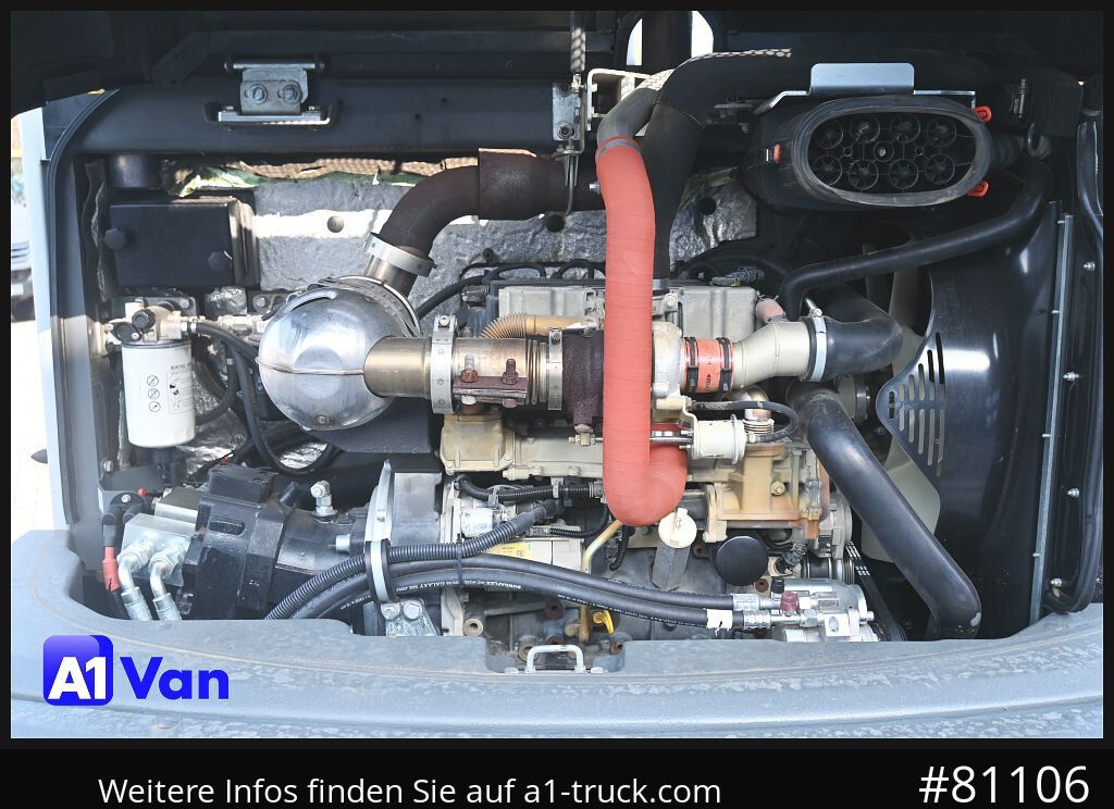2016 Wacker Neuson ET90 engine compartment view