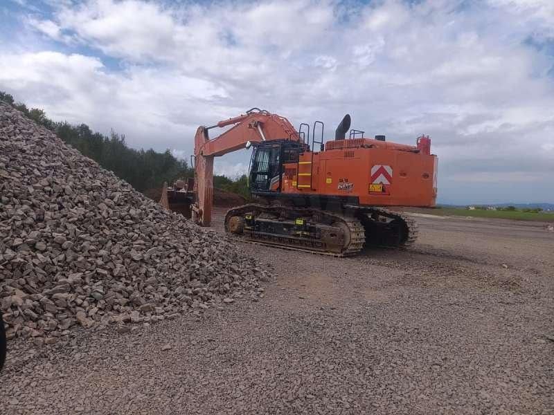 2023 Hitachi ZX690LCR-7 Escavatore cingolato