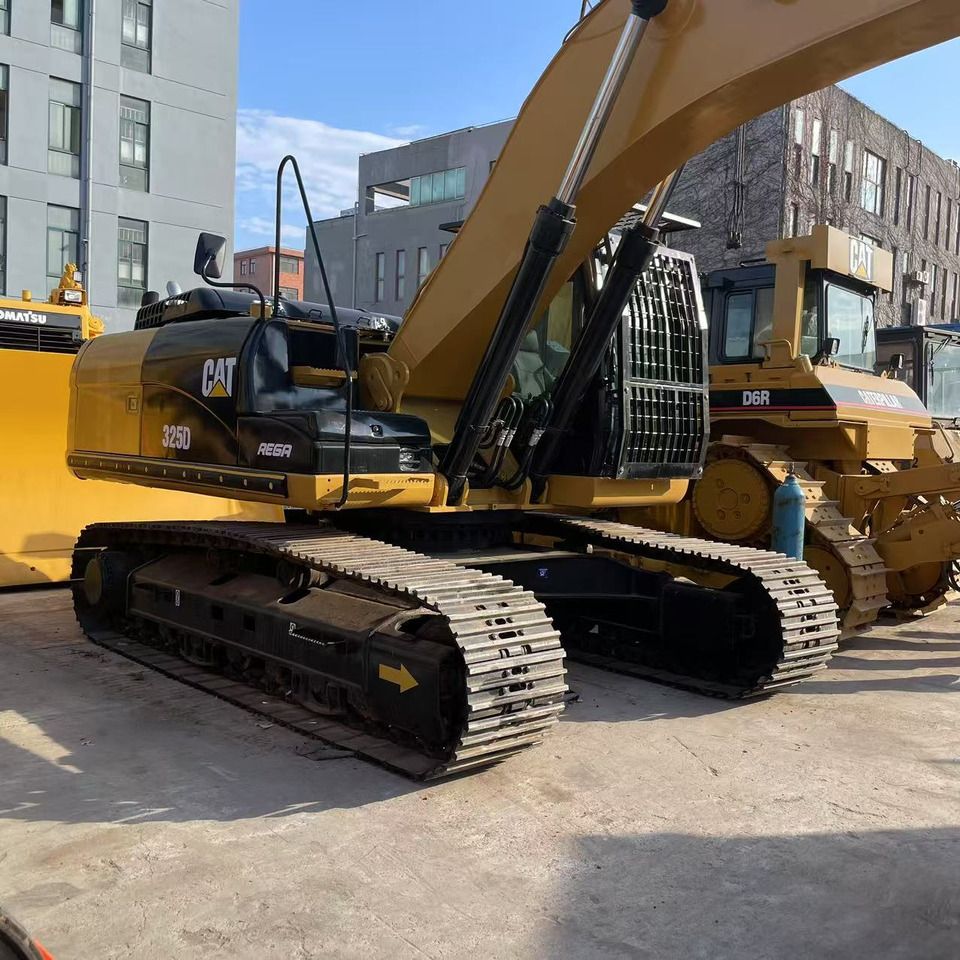 2022 Caterpillar 325D Escavatore Cingolato