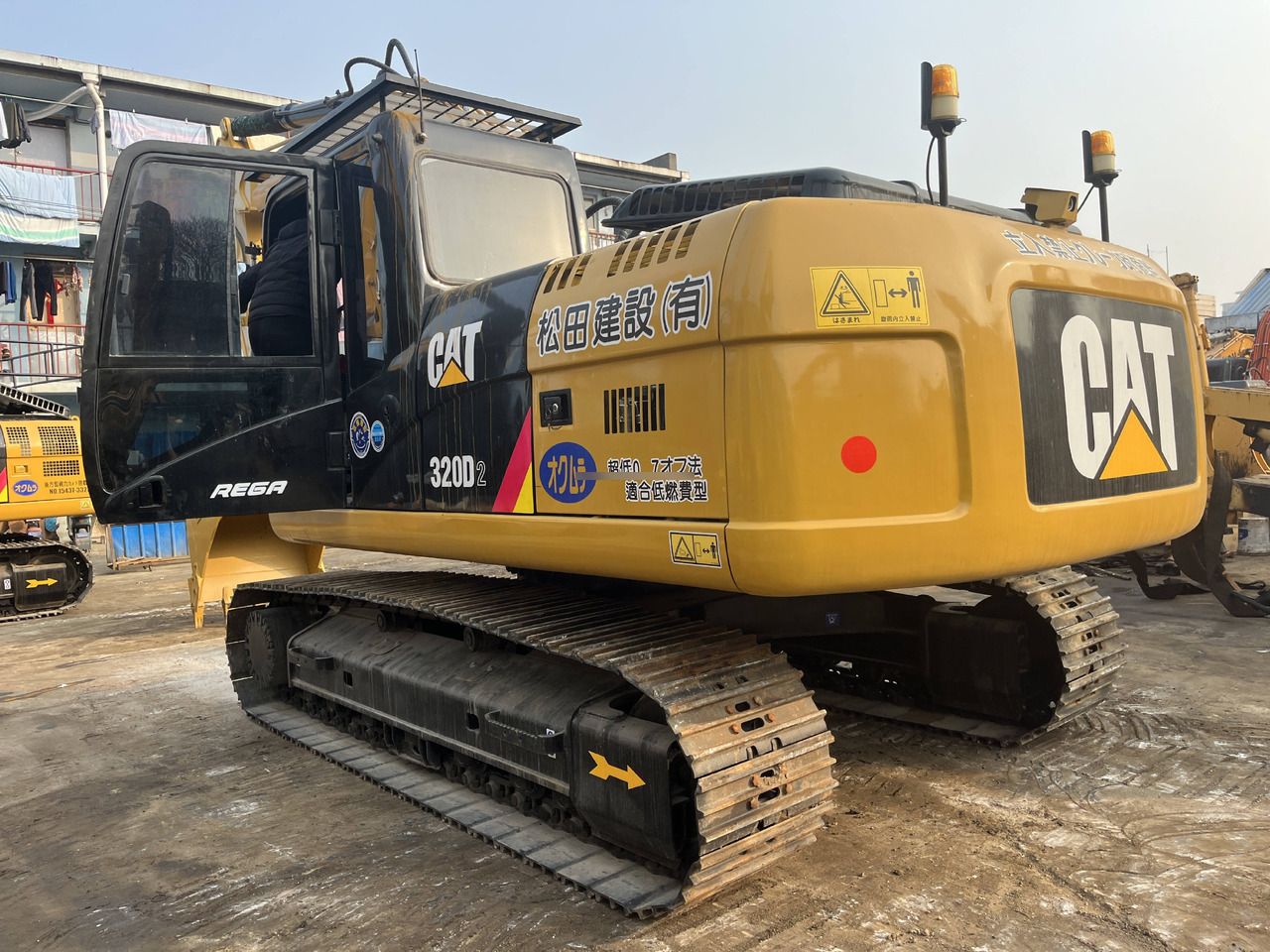 Pelle sur chenilles Caterpillar 320D de 2016