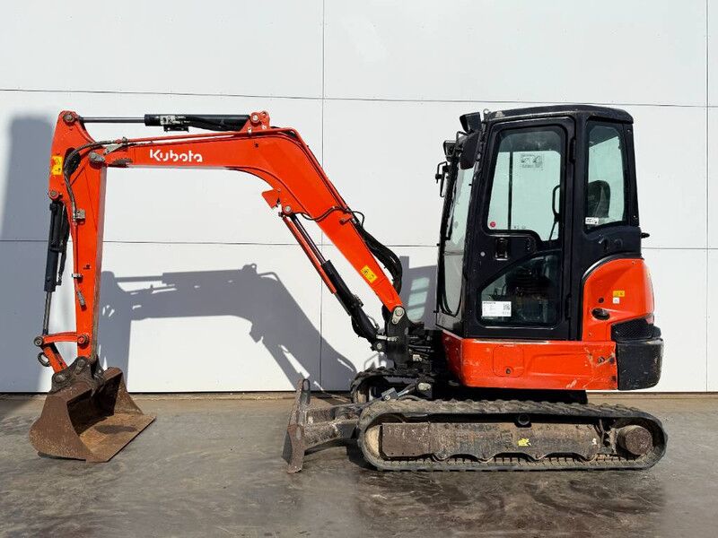 2020 Kubota KX037-4 mini excavator, side profile view 2020 Kubota KX037-4 mini excavator, side profile view