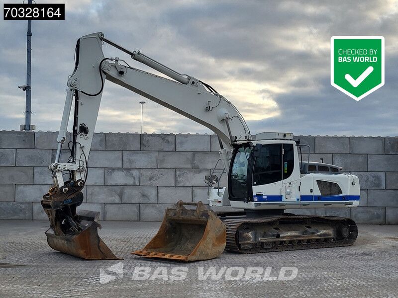 2016 Liebherr R 926 LC crawler excavator, white body, with a tilting ditch bucket and a separate digging bucket 2016 Liebherr R 926 LC crawler excavator, white body, with a tilting ditch bucket and a separate digging bucket