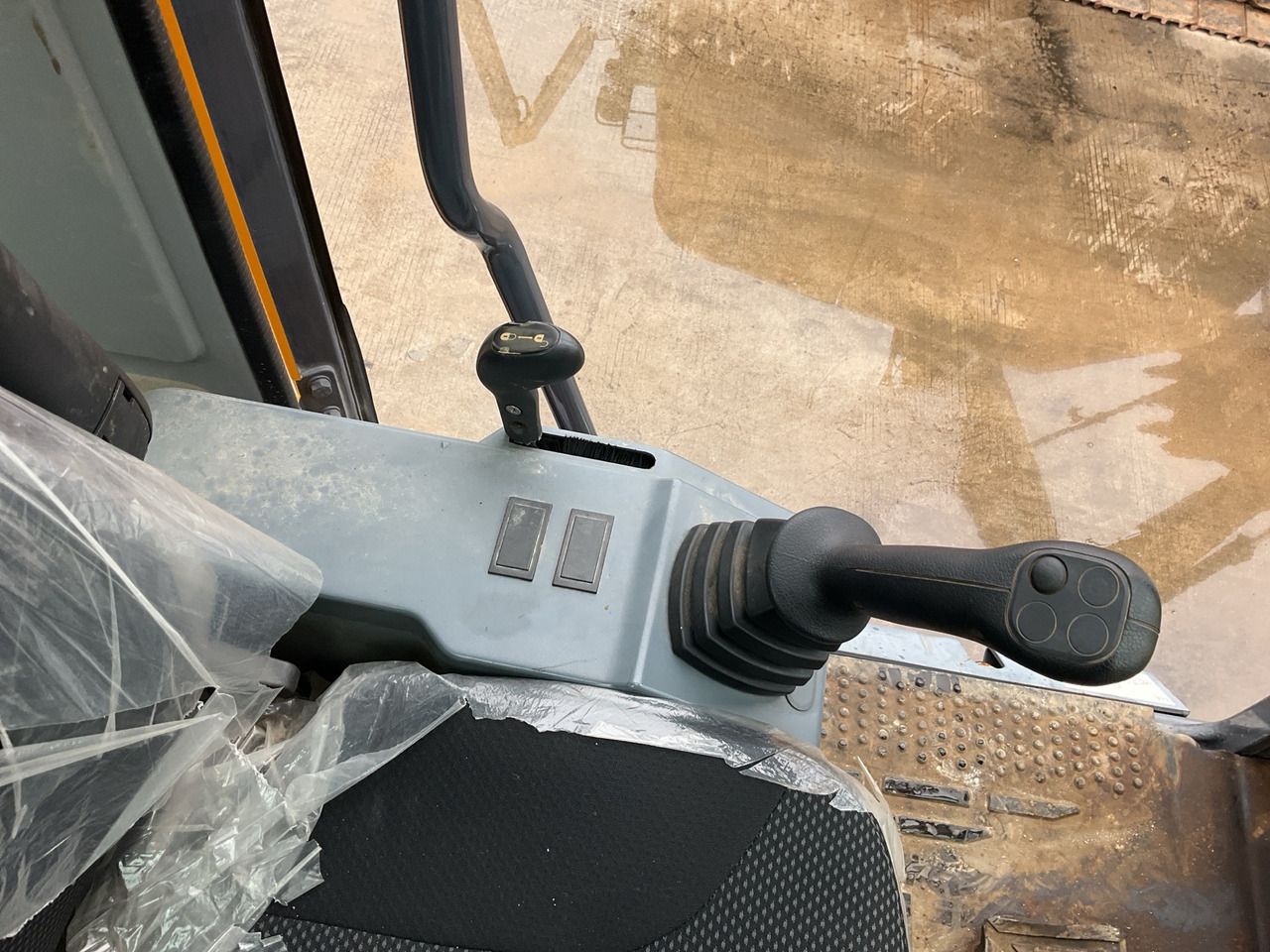 2018 XCMG XE210U Crawler Excavator