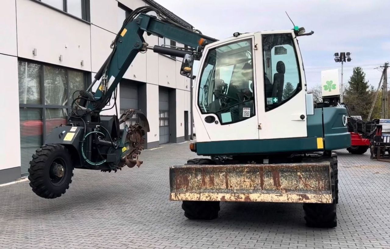 2015 Gallmac TG12 wheel excavator side view
