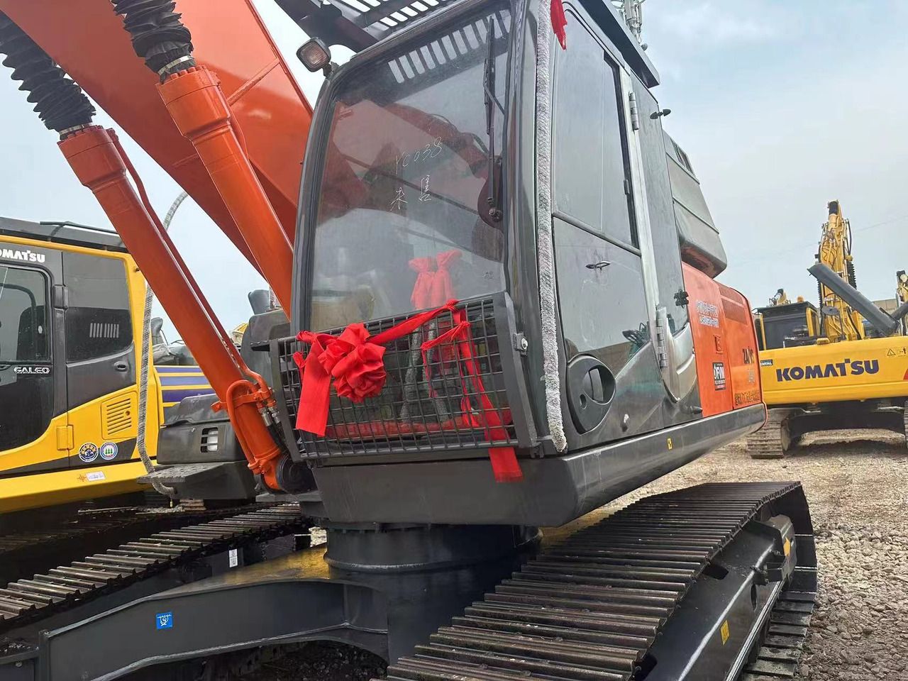 2023 Hitachi 240-3 Excavadora de Orugas