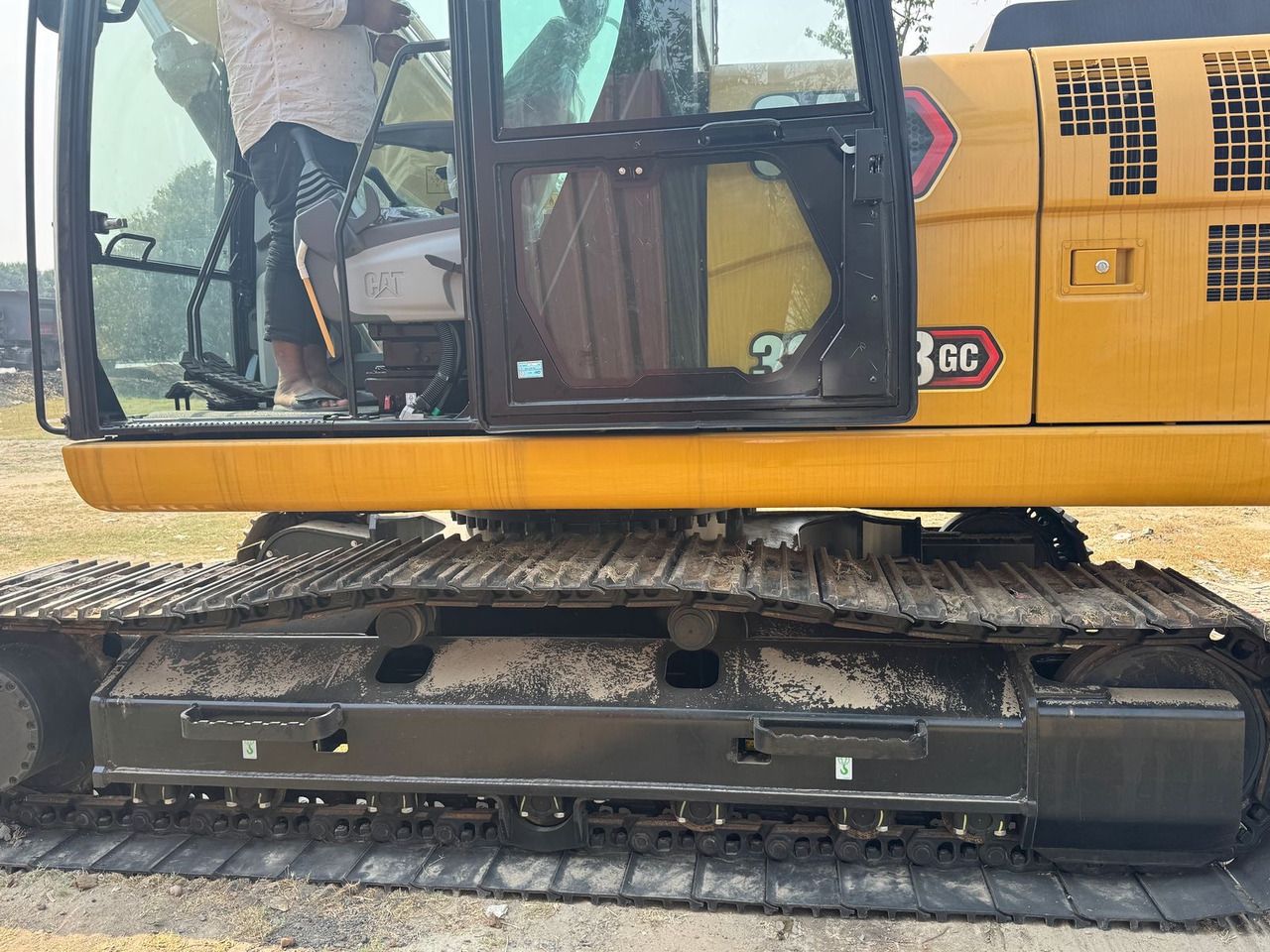 2025 Caterpillar 323GC Crawler Excavator