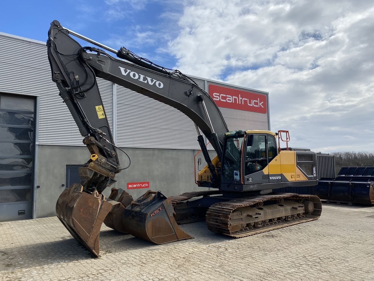 2016 Volvo EC300EL Crawler Excavator