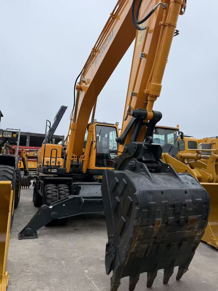 2024 Hyundai R210W-9S Wheel Excavator