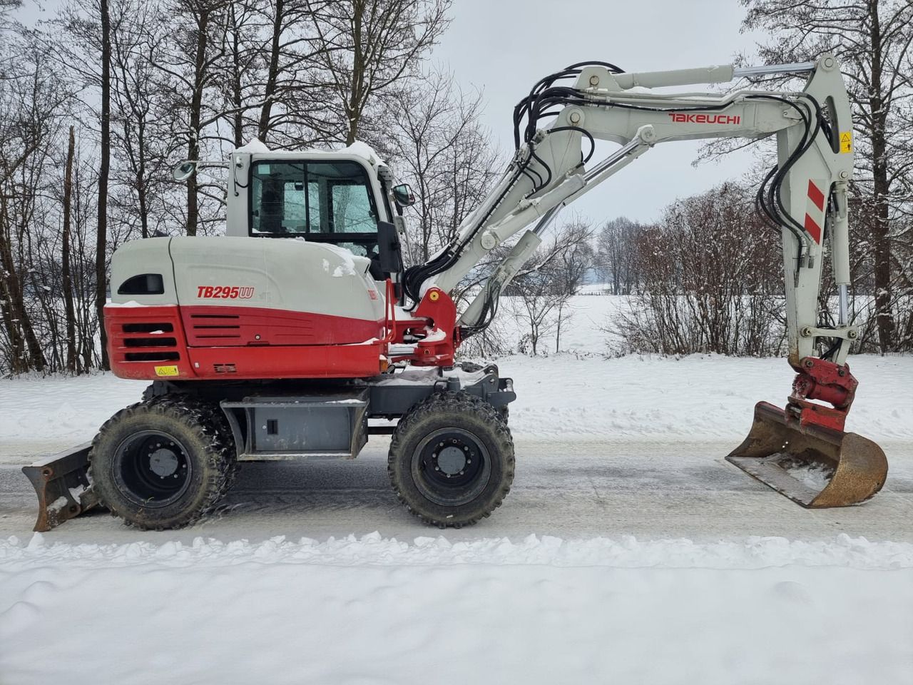 Excavator pe roți Takeuchi TB295W, 2019