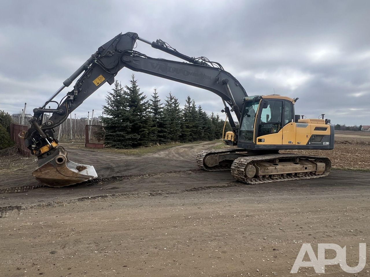 2013 Volvo EC220DL Escavatore cingolato