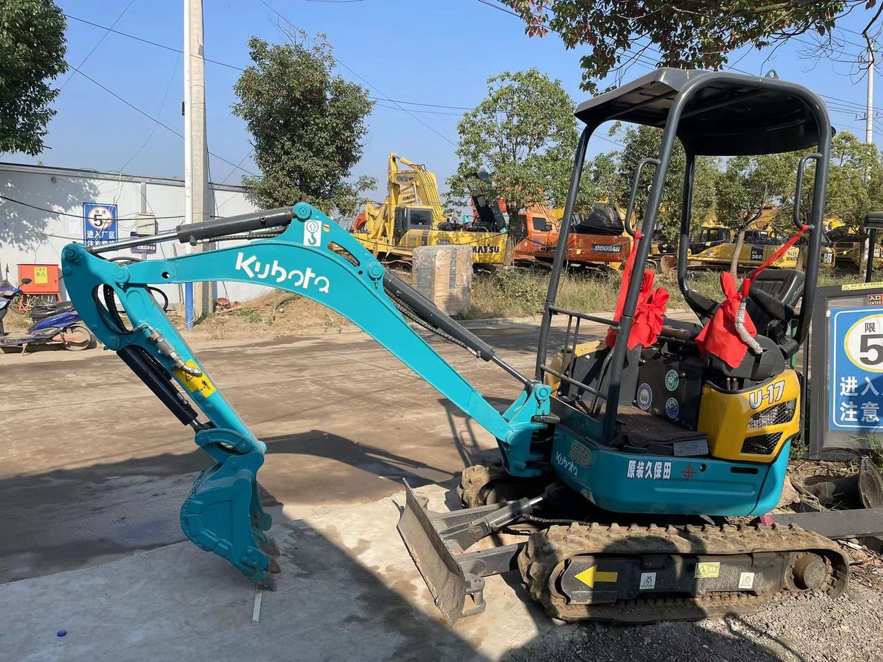 Mini excavator Kubota U17, 2023