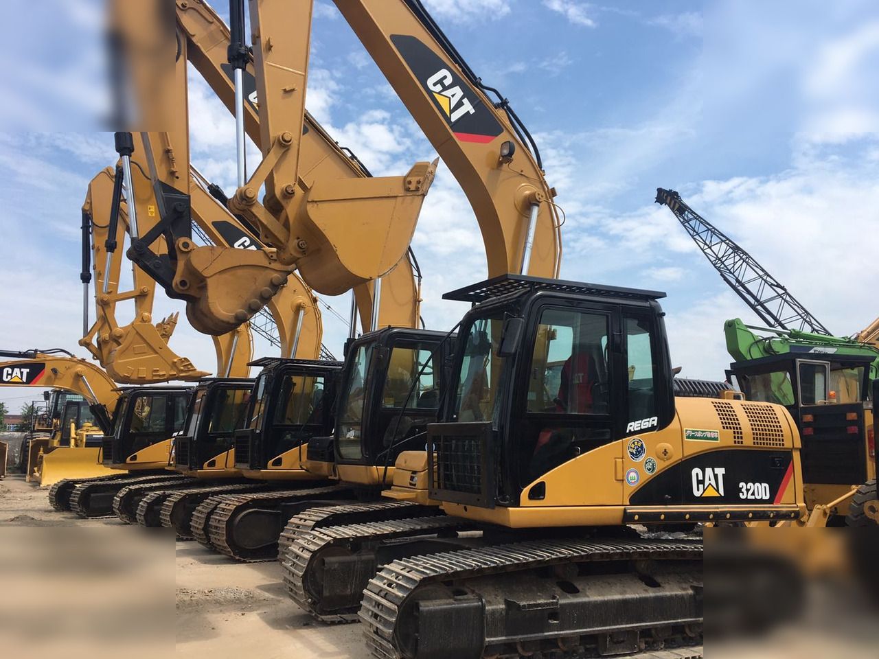 2018 Caterpillar 320D Crawler Excavator