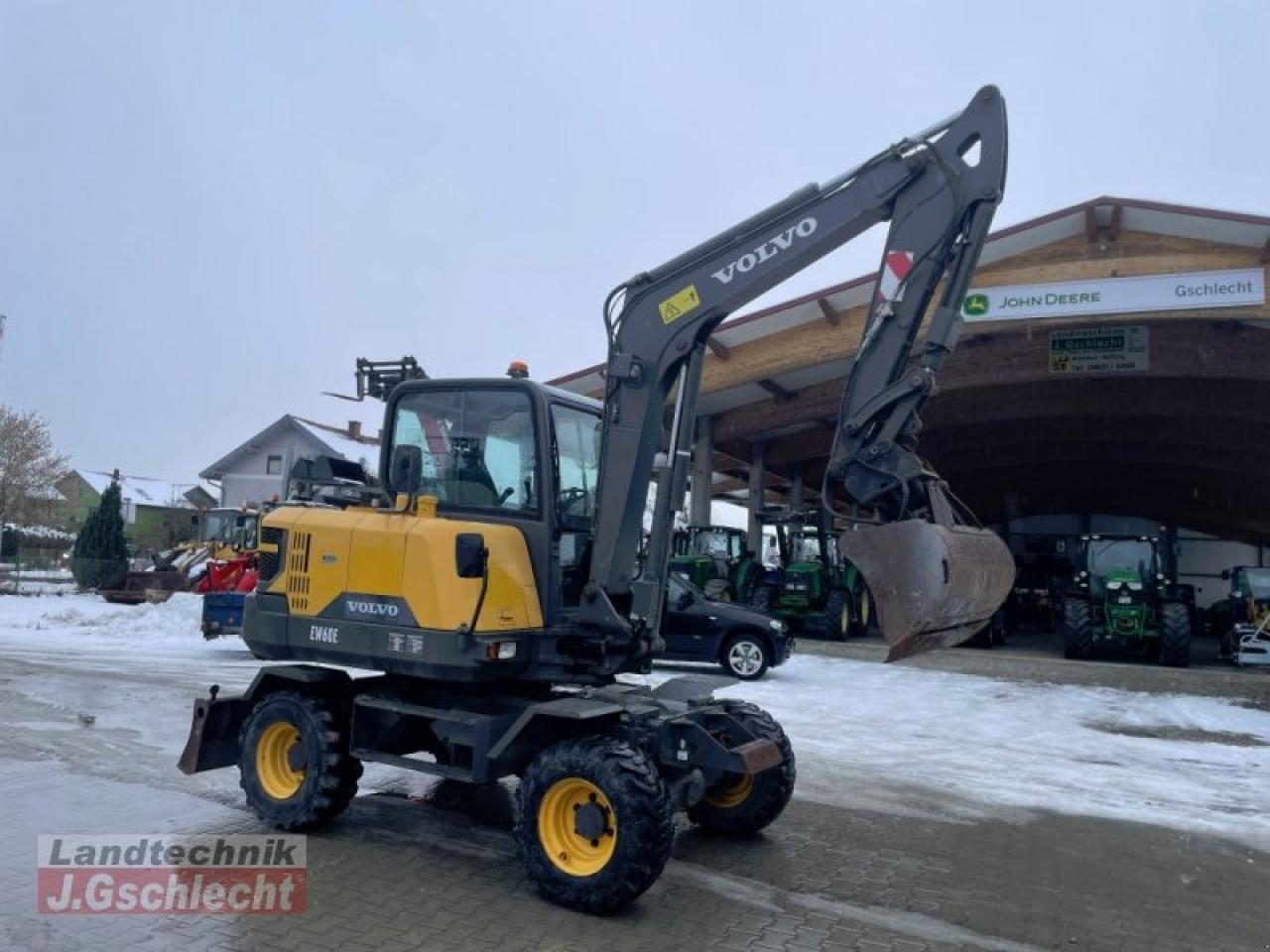 Pelle sur pneus Volvo EW60E de 2016