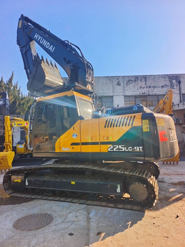 2025 Hyundai R225LC-9T Crawler Excavator