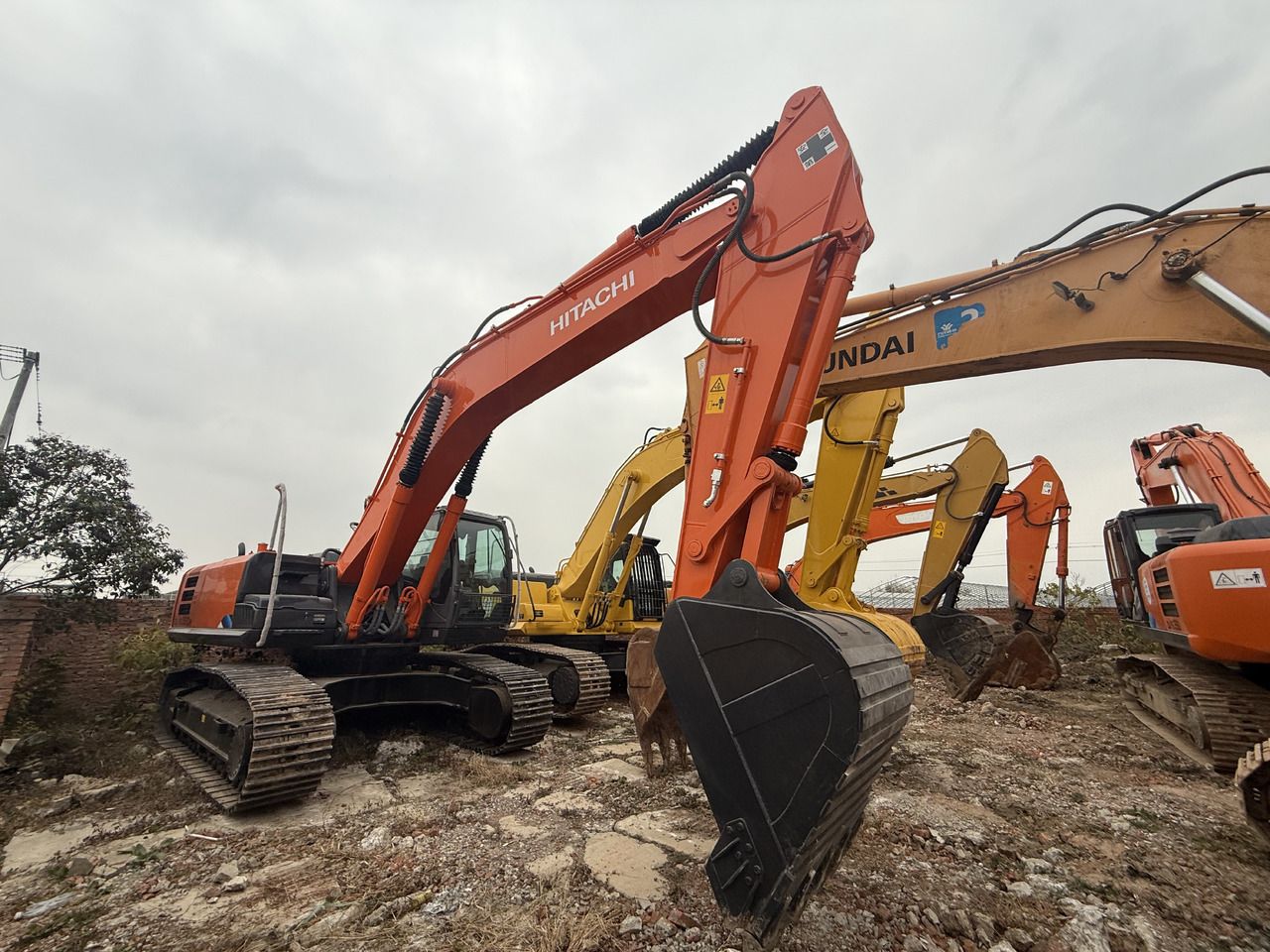 2023 Hitachi 350-5G Escavatore Cingolato