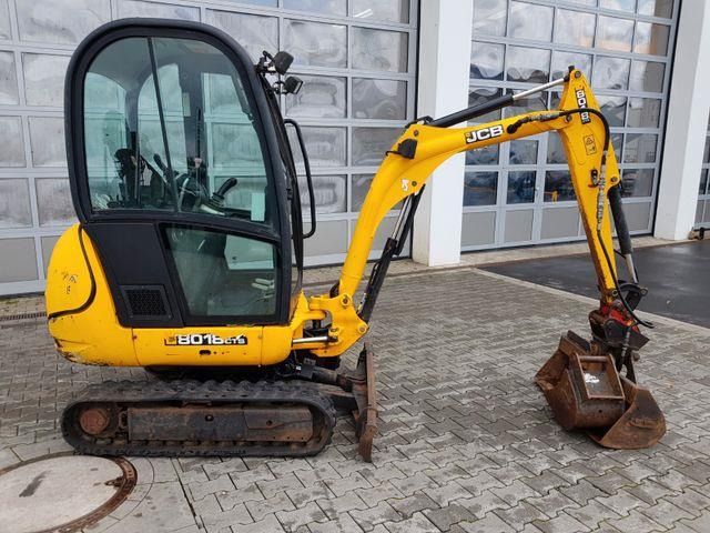 JCB 8018 / 3.420H / Idraulico. Rastrello per fossi / Benna rovescia (2011)