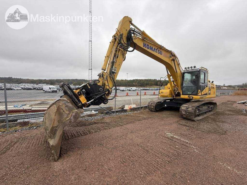 2022 Komatsu PC210LC-11 Crawler Excavator