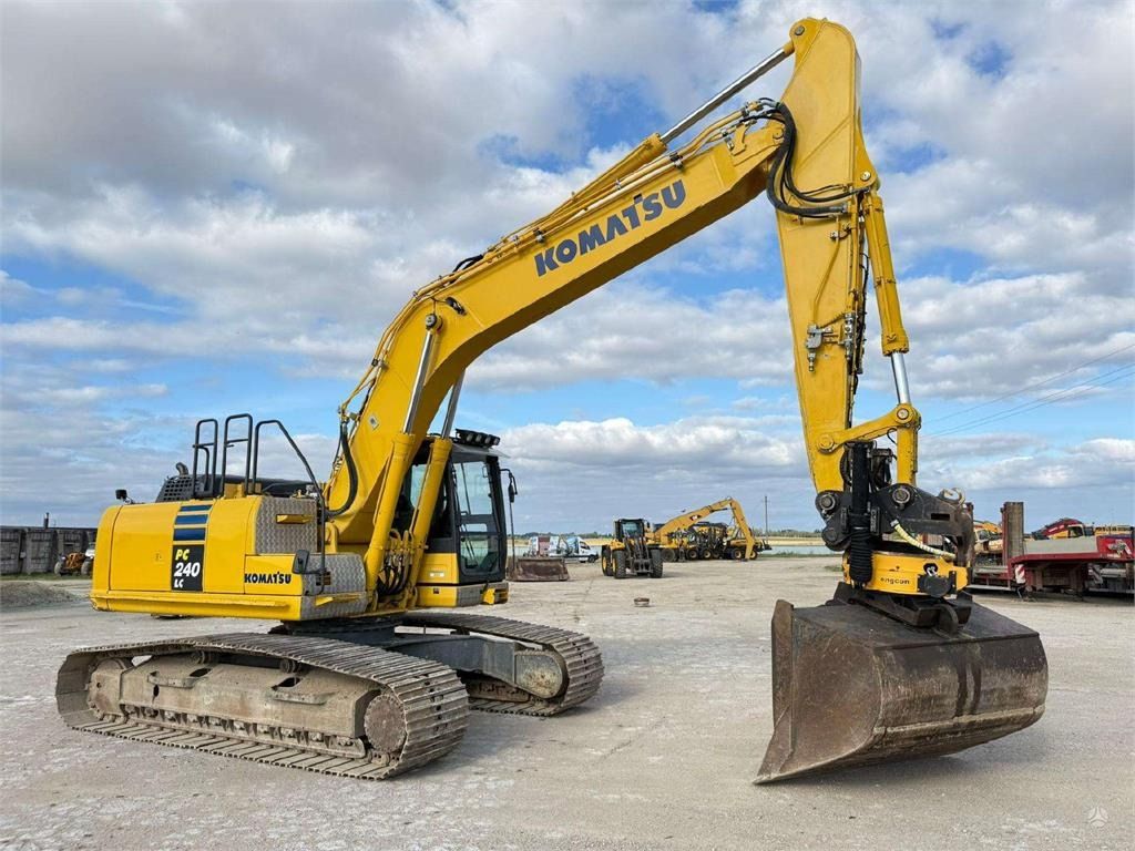 2012 Komatsu PC240LC-10 Crawler Excavator