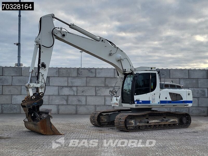 2016 Liebherr R 926 LC crawler excavator, white body, extended boom and arm with hydraulic quick coupler