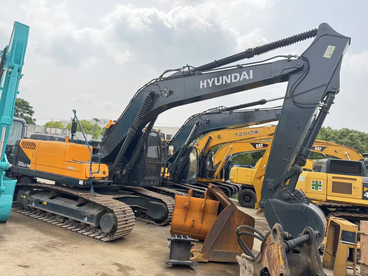 2023 Hyundai R220LC-9S Crawler Excavator