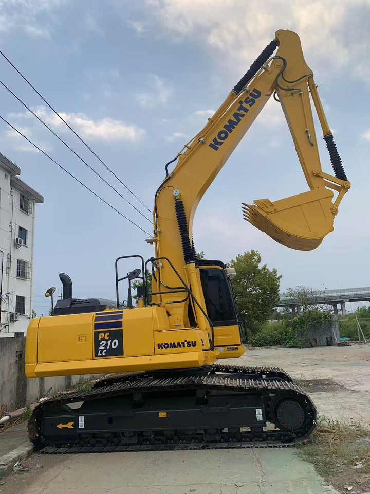 2021 Komatsu PC210 LC crawler excavator, side profile view