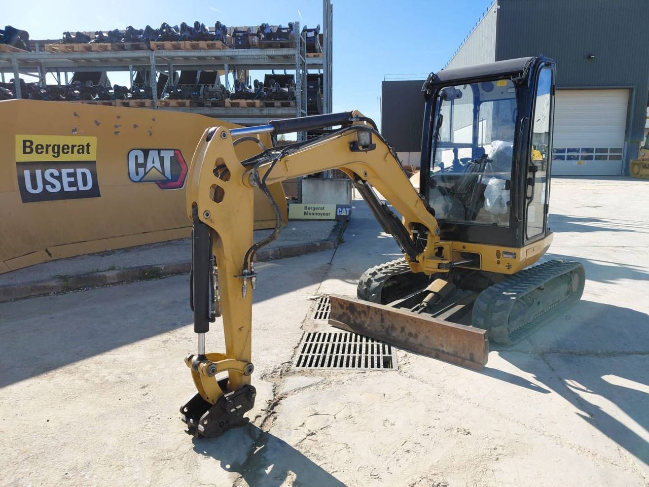 2021 Caterpillar 302.7DCR Гусеничный экскаватор