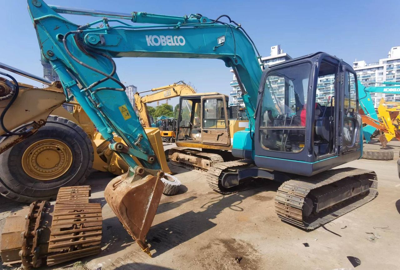 Minikoparka Kobelco SK75