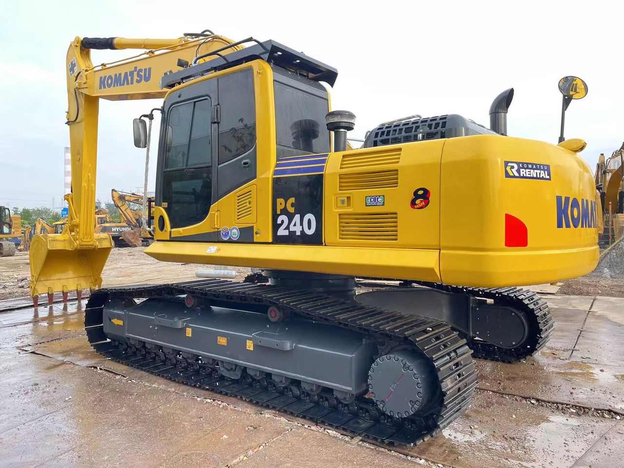 Excavator pe șenile Komatsu PC240LC-8 din 2022