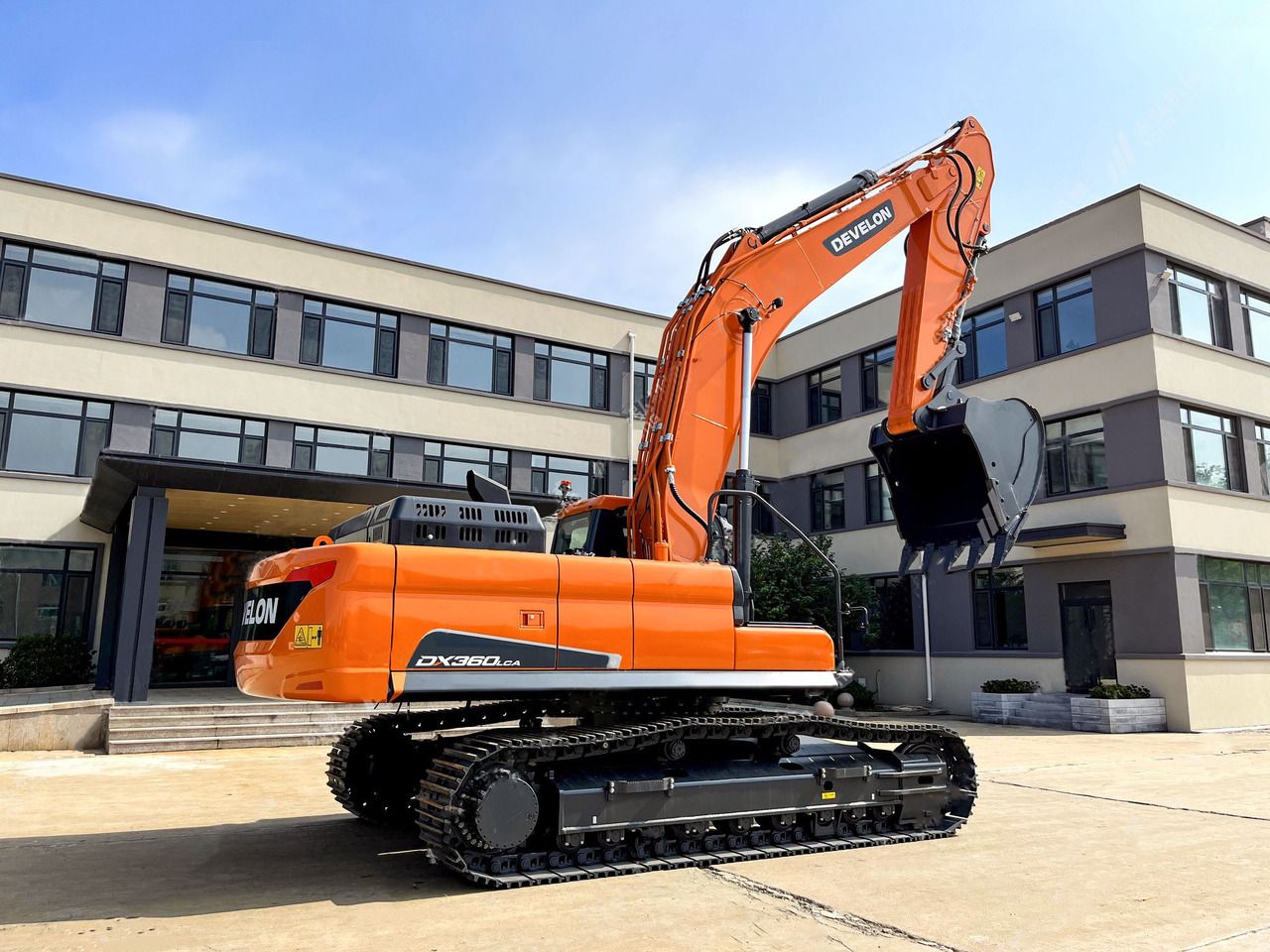 2026 Develon DX360LCA-7B Crawler Excavator