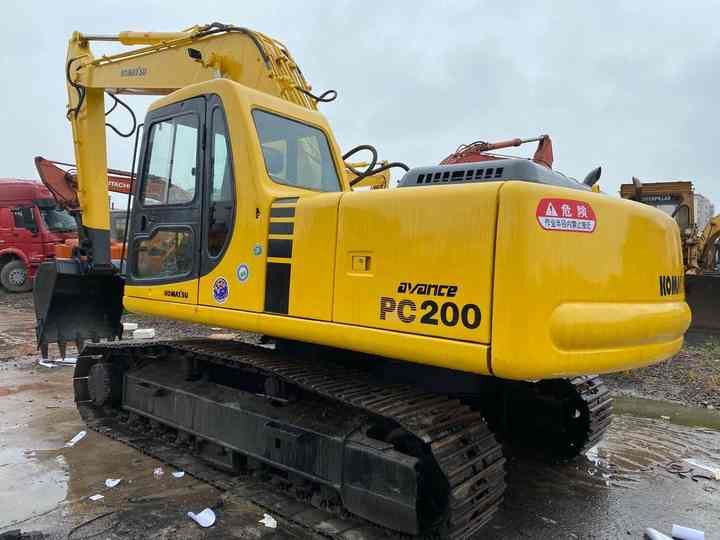 Escavadora de Rastos Komatsu PC200-6 de 2020