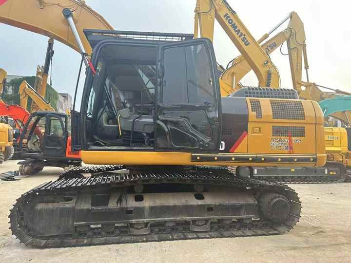 Escavatore cingolato Caterpillar 325D del 2020