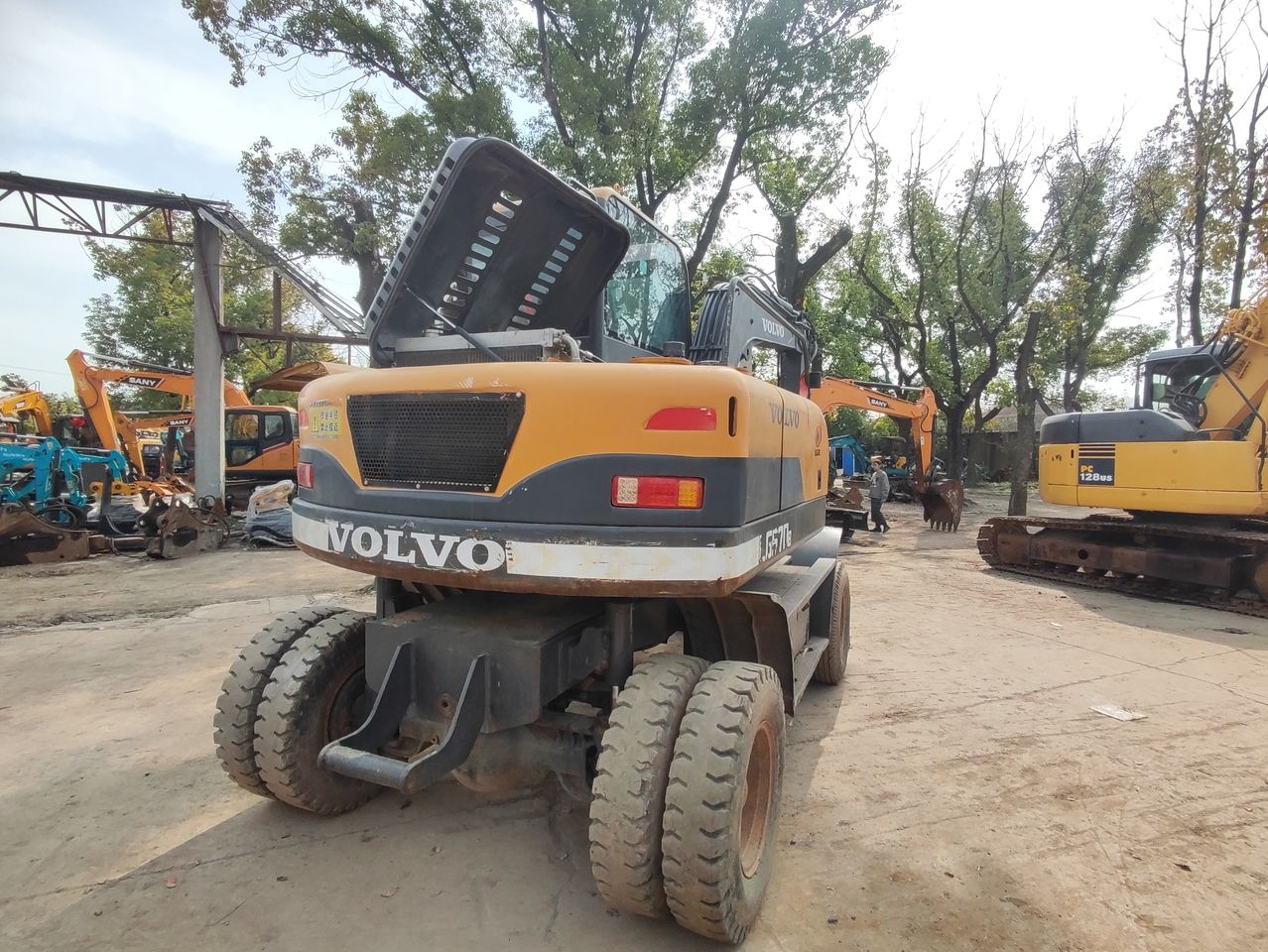 2016 Volvo LG670BM Wheel Excavator