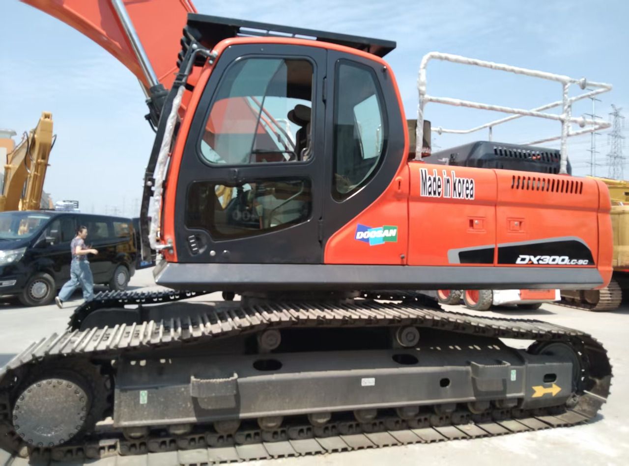 2020 Doosan DX300LC-9C Crawler Excavator