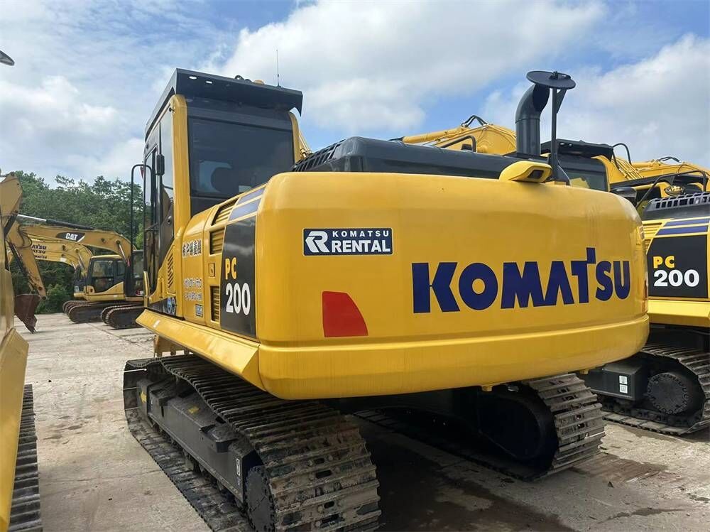 Escavatore cingolato Komatsu PC200 del 2024