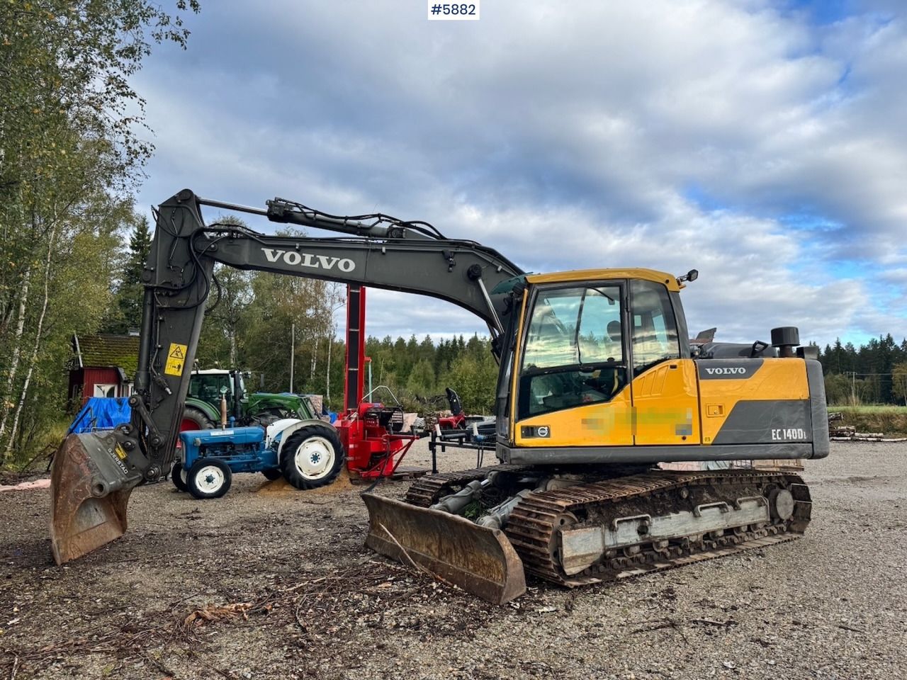2013 Volvo EC140DL Crawler Excavator