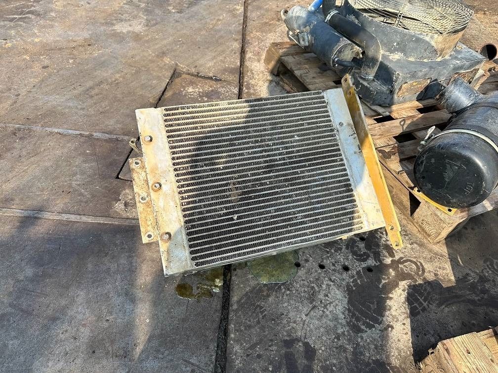 Caterpillar 214 B FT wheel excavator radiator component Caterpillar 214 B FT wheel excavator radiator component