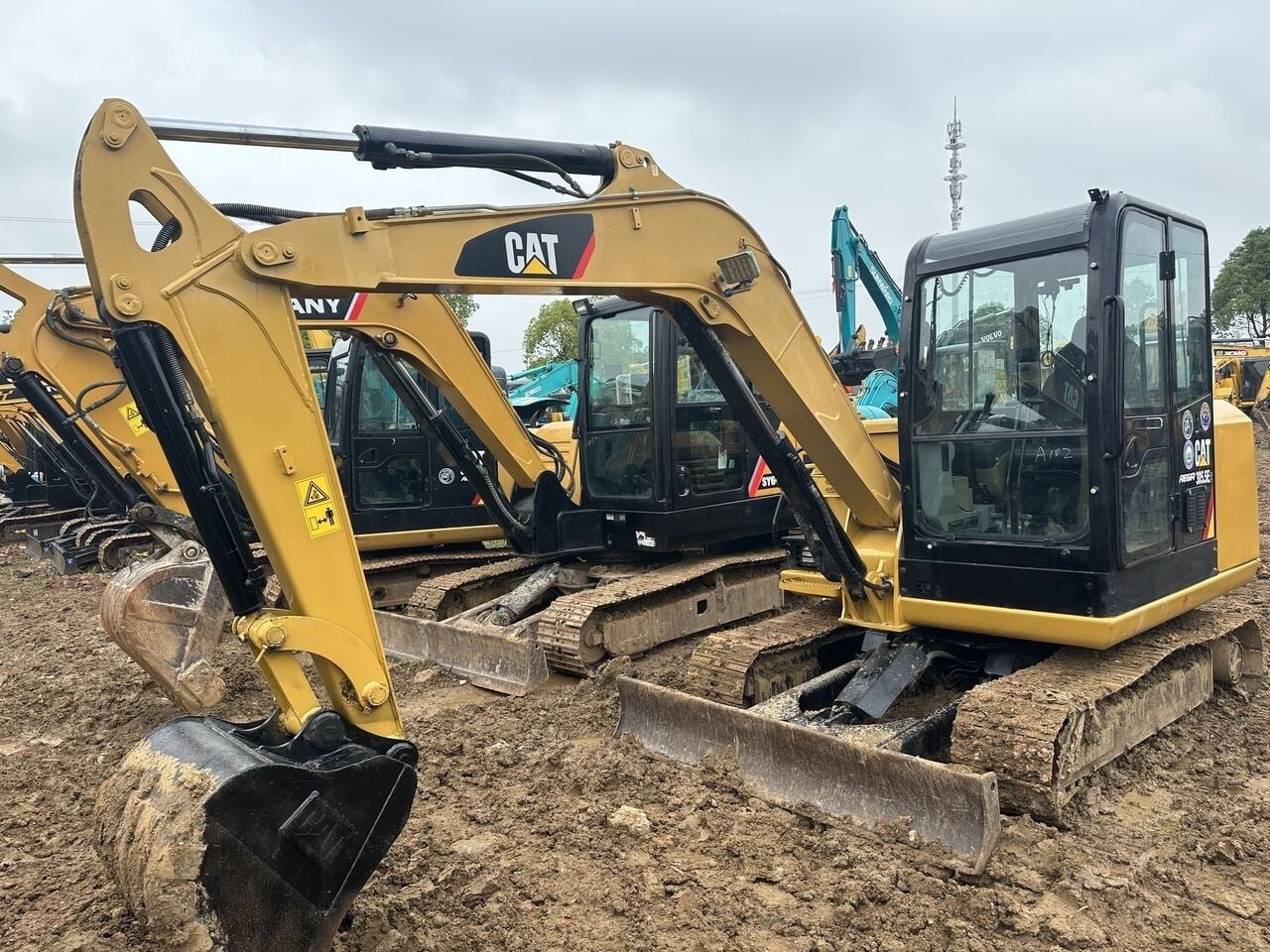 Caterpillar 305.5E Mini Excavator Caterpillar 305.5E Mini Excavator